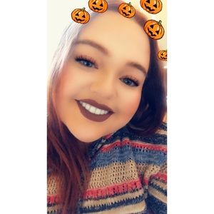 Meet your Posher, Alexis